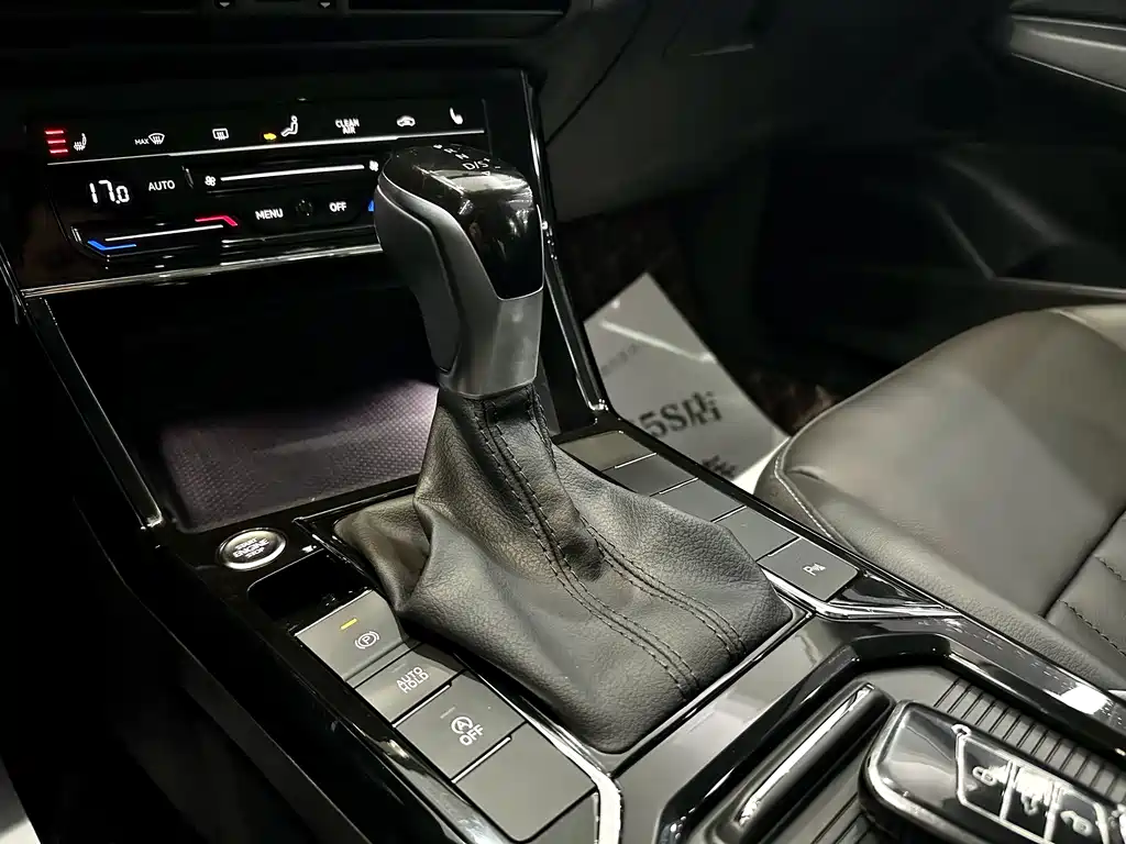 Volkswagen Passat 2023 — фото 17
