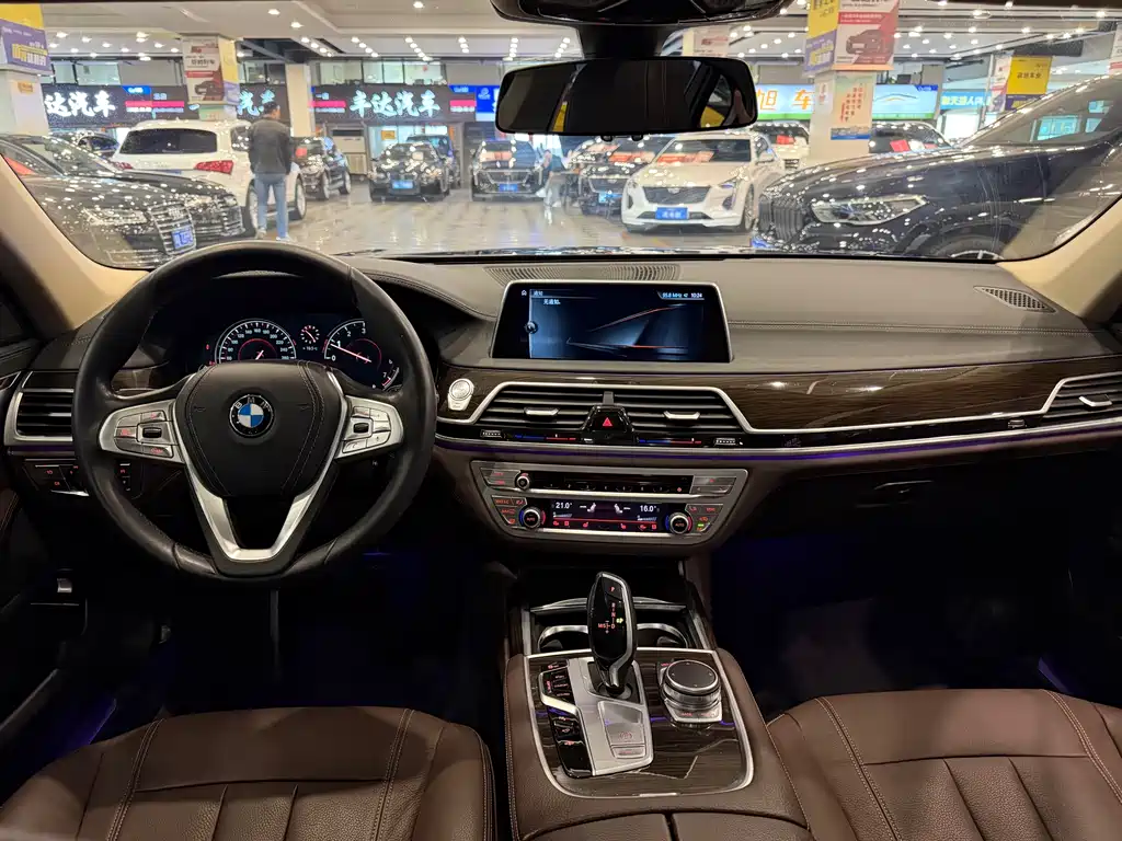 BMW 7 Series 2017 — фото 4