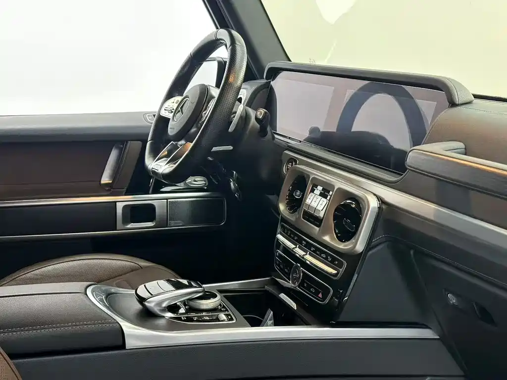 Mercedes-Benz G-Class 2023 — фото 10