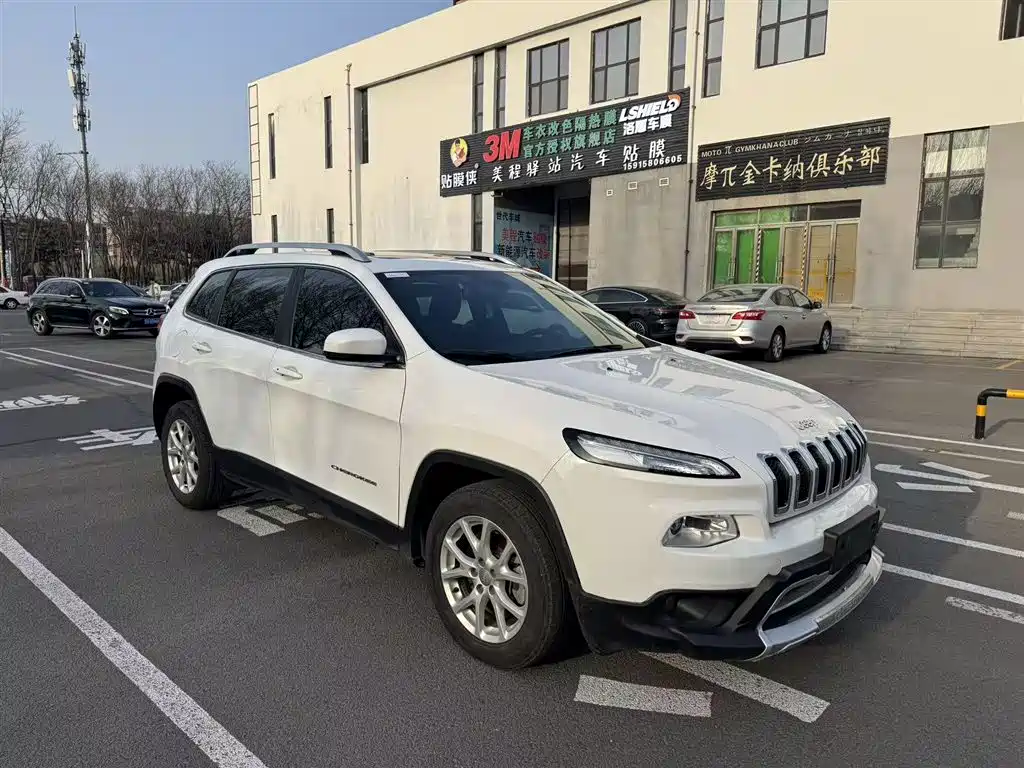 Jeep Cherokee 2018 — фото 3