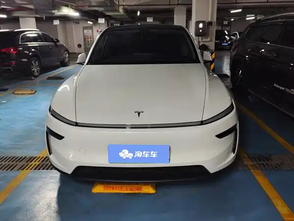 Tesla Model Y 2025