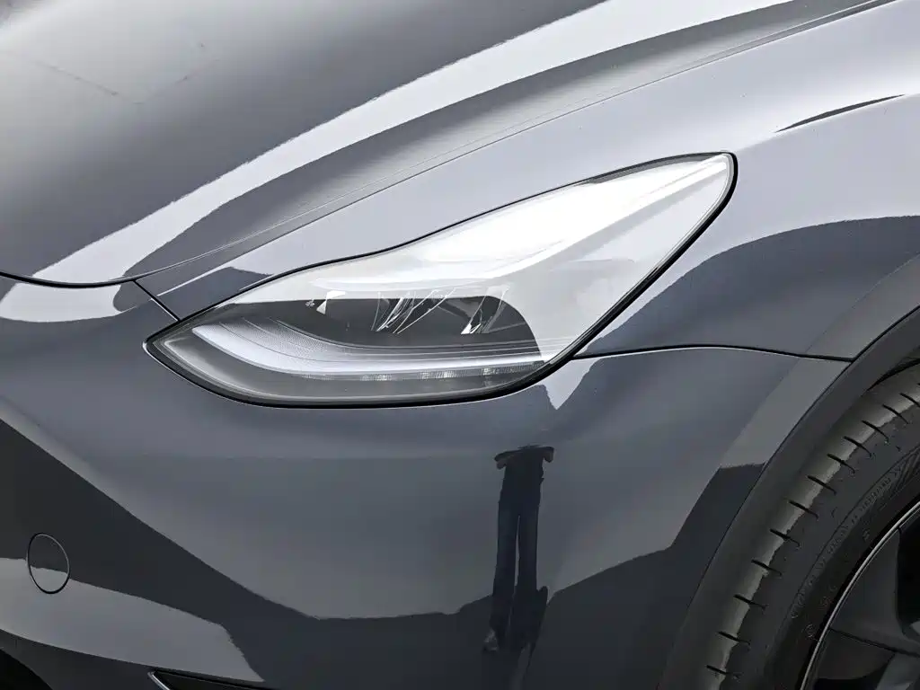 Tesla Model Y 2024 — фото 18