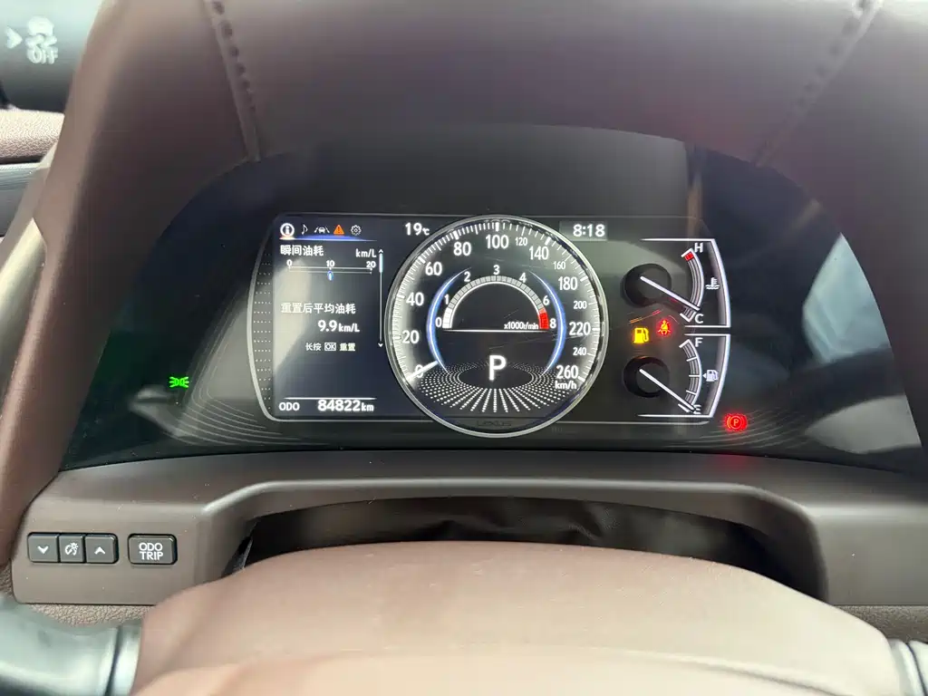 Lexus ES 2019 — фото 10