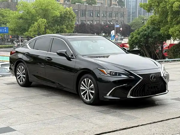 Lexus ES 2018