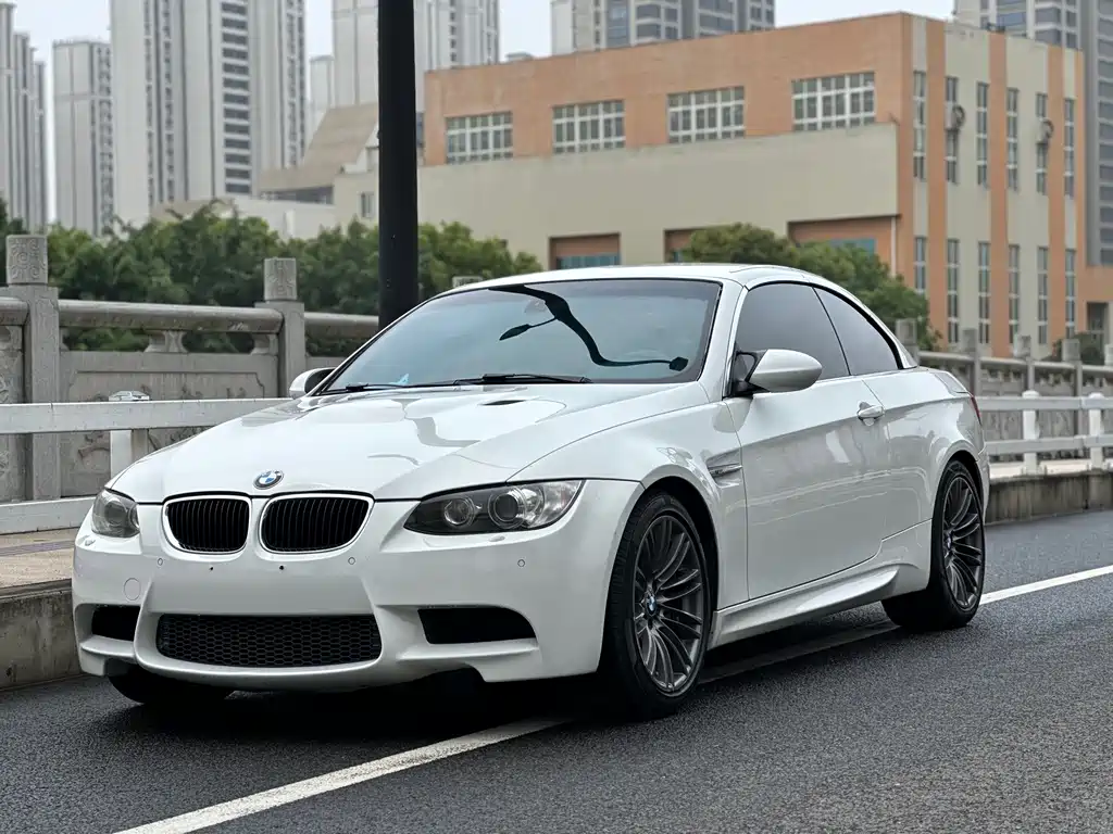 BMW M3 2011 — фото 1