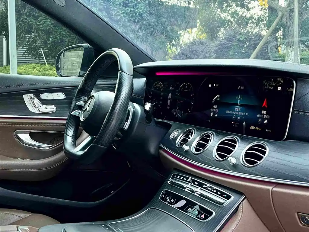 Mercedes-Benz E-Class 2022 — фото 10
