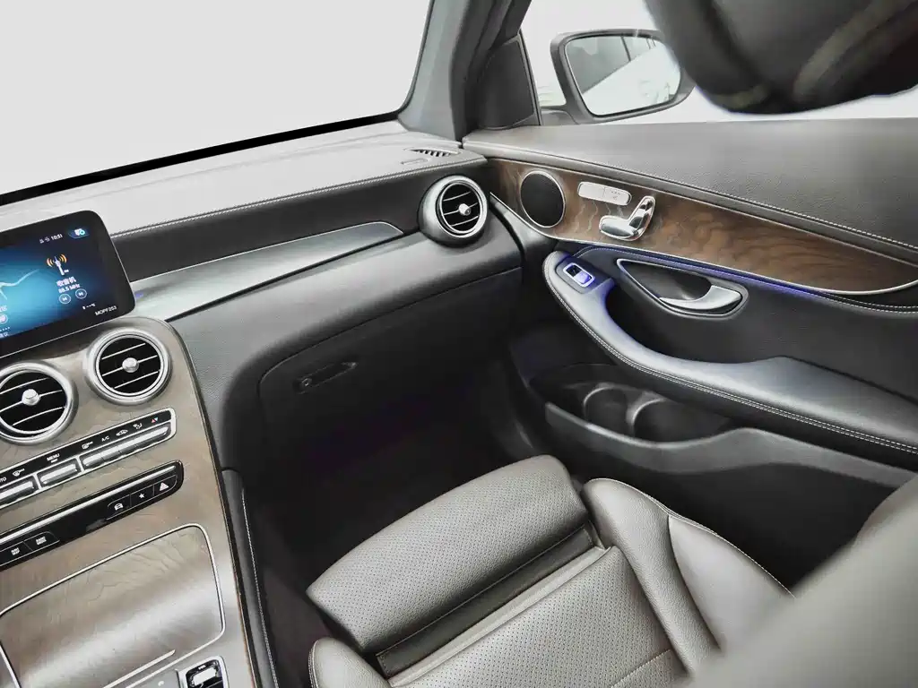 Mercedes-Benz GLC 2020 — фото 16