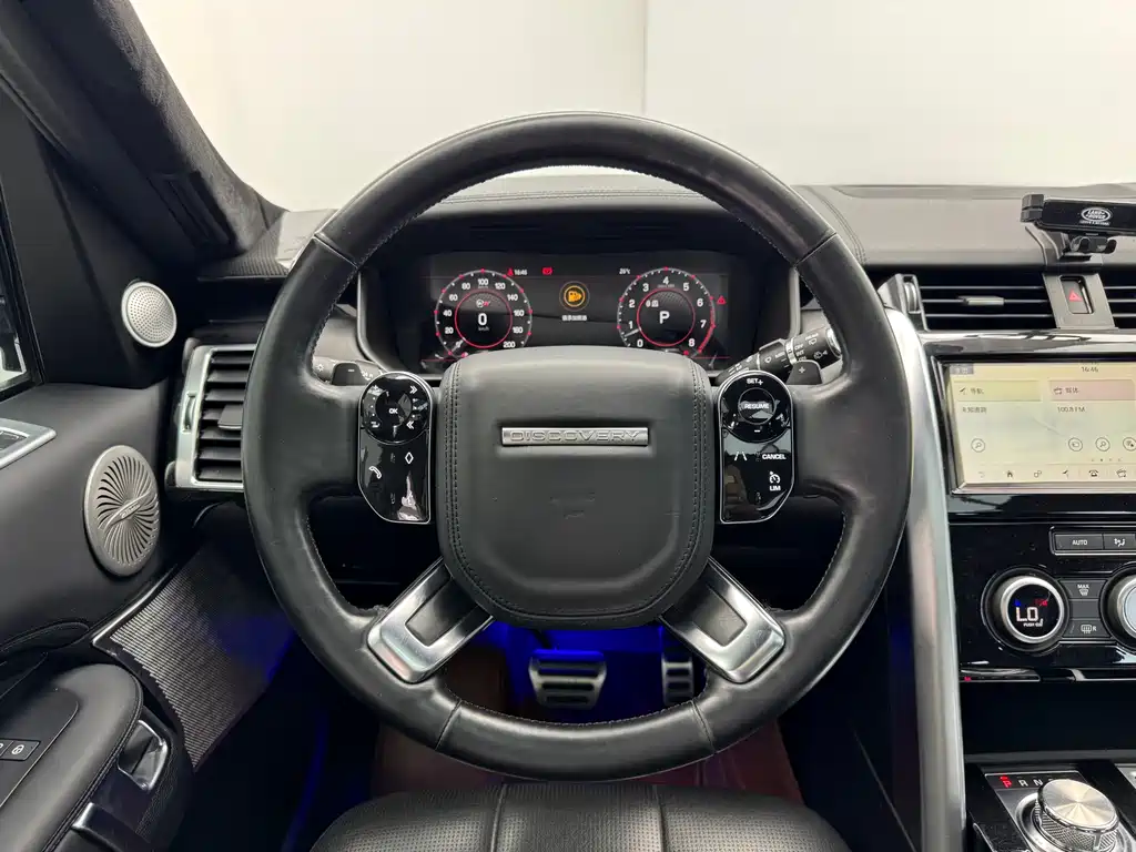 Land Rover Discovery 2020 — фото 16