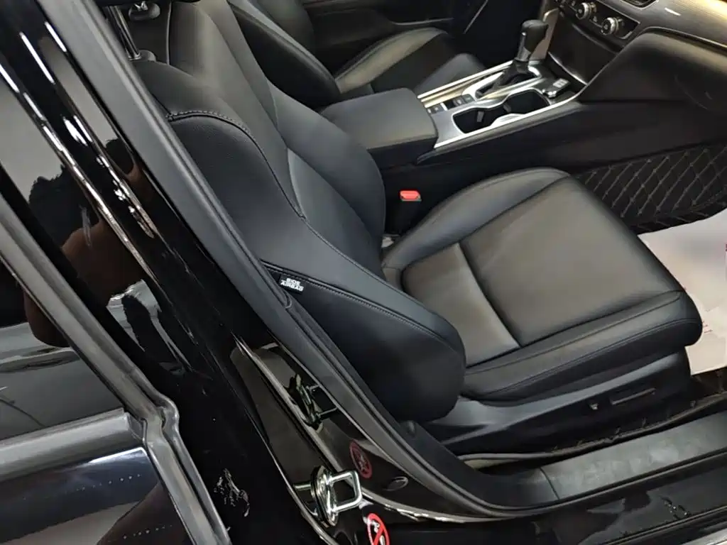 Honda Accord 2022 — фото 25