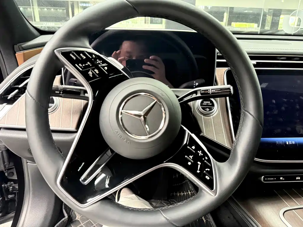 Mercedes-Benz E-Class 2025