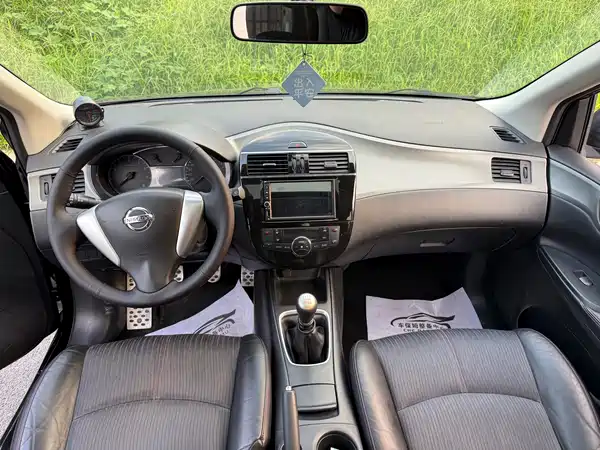 Nissan Tiida 2012