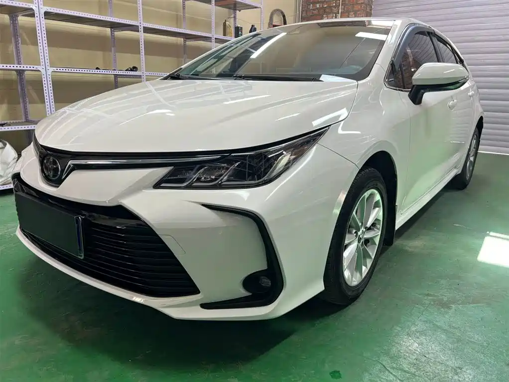 Toyota Corolla 2021 — фото 1
