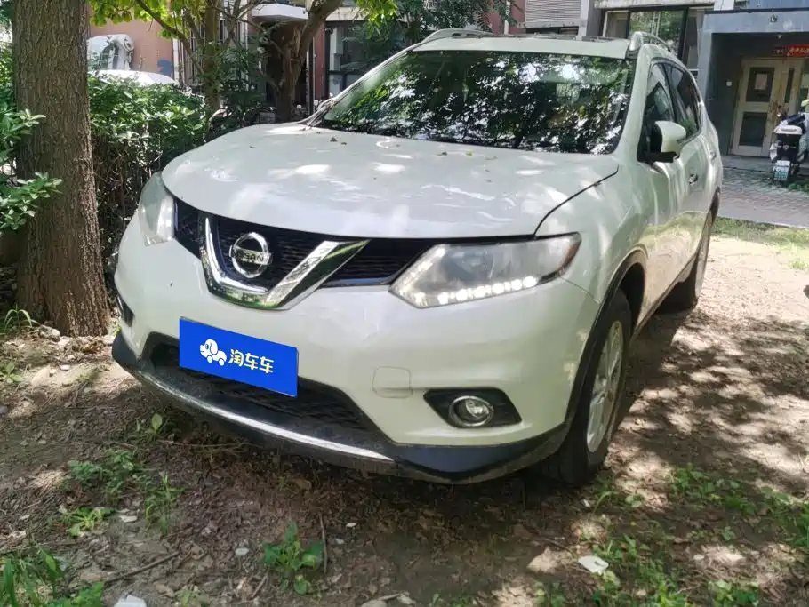 Nissan X-Trail 2015 — фото 1