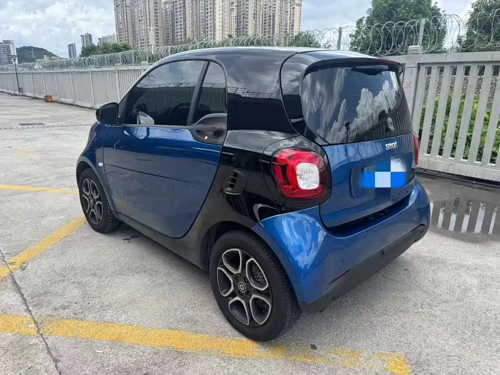 smart fortwo 2018 — фото 8