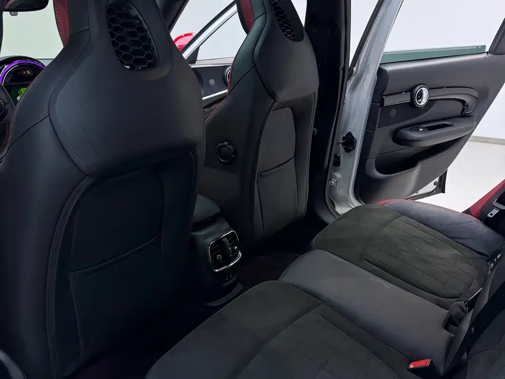 MINI JCW CLUBMAN 2018 — фото 14