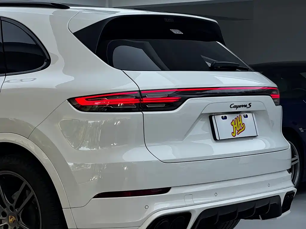 Porsche Cayenne 2022 — фото 35
