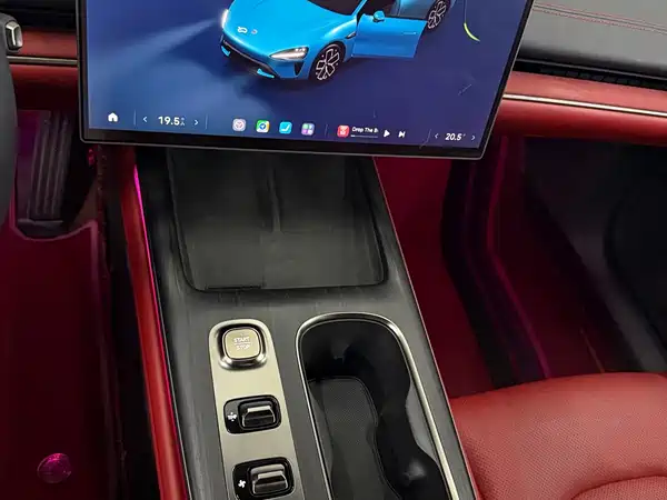 Xiaomi SU7 2025