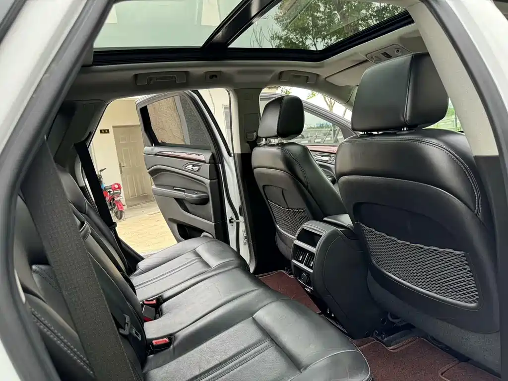 Cadillac SRX 2014 — фото 10