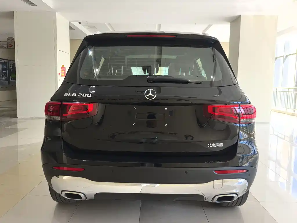 Mercedes-Benz GLB 2023 — фото 3