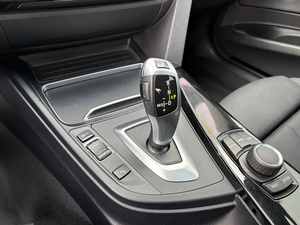 BMW 3 Series GT 2018 — фото 15