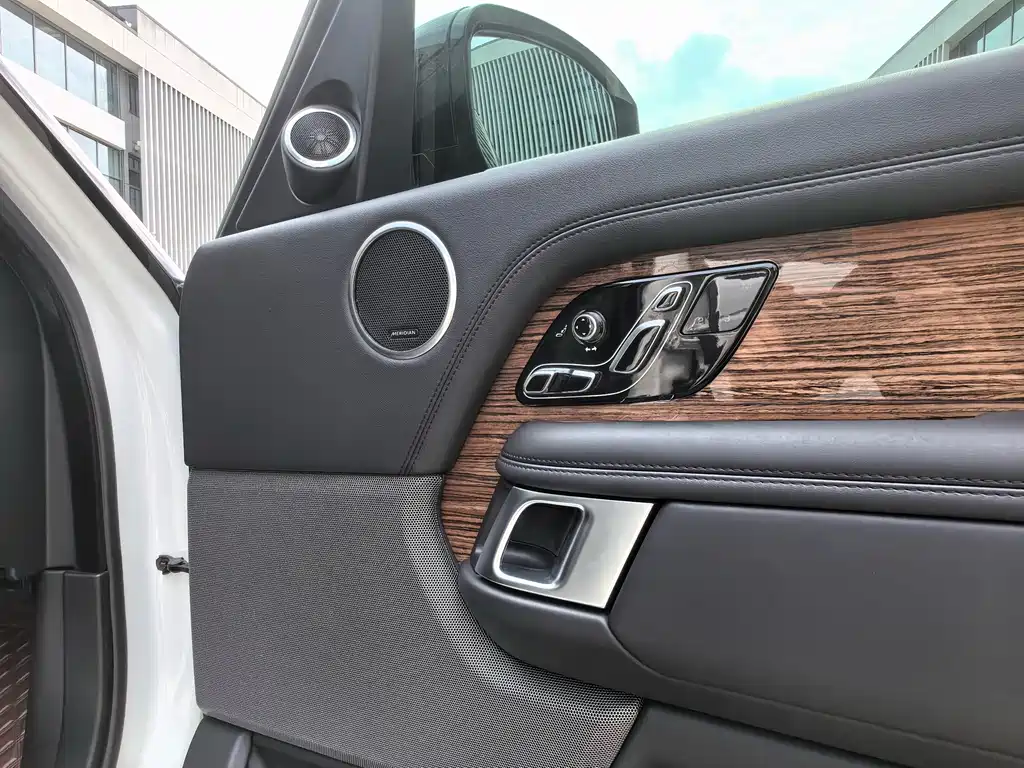 Land Rover Range Rover 2019 — фото 13