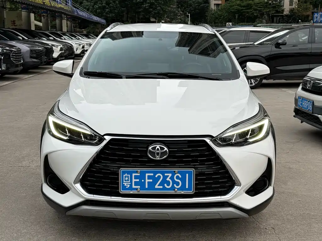 Toyota Yaris L 2023 — фото 2