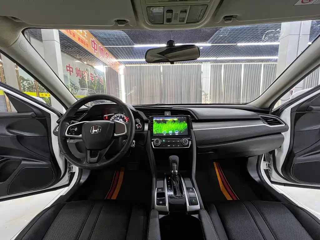 Honda Civic 2018 — фото 16
