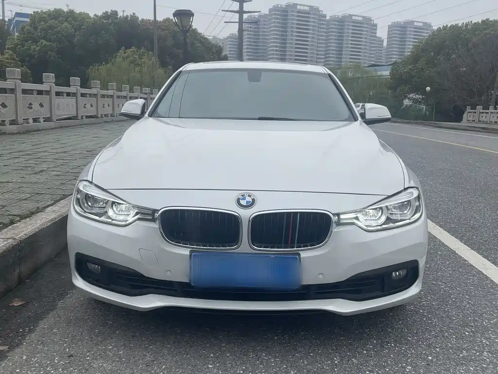 BMW 3 Series 2018 — фото 2