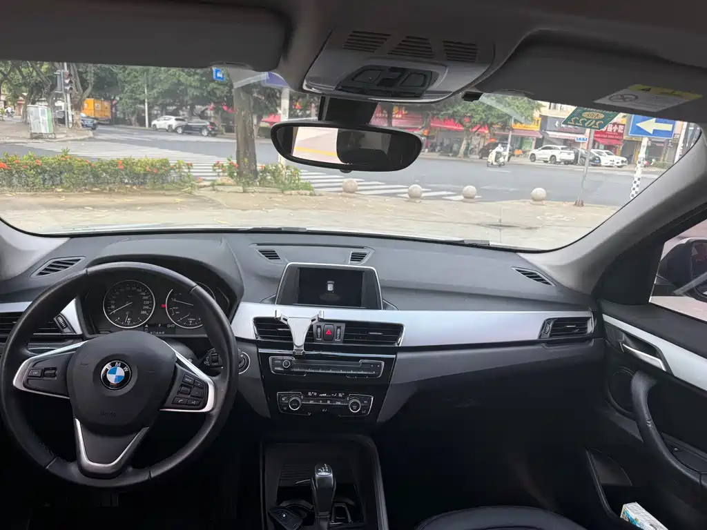 BMW X1 2018 — фото 15