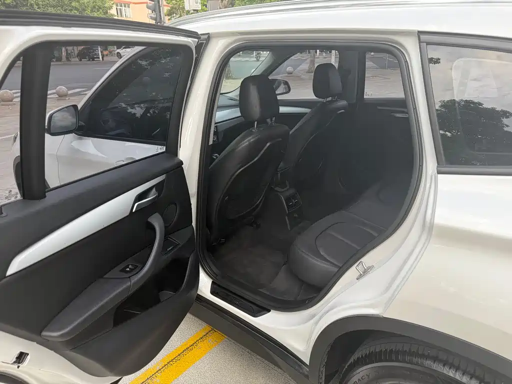 BMW X1 2018 — фото 14