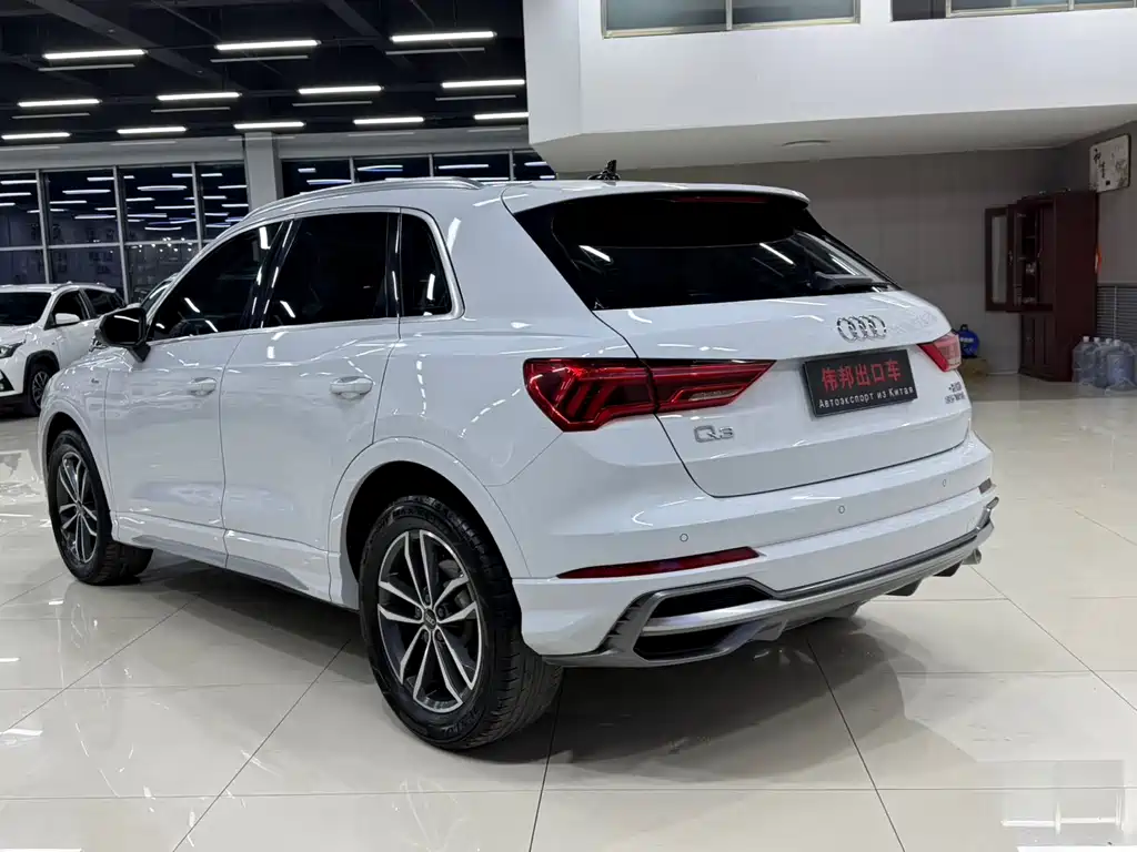 Audi Q3 2022 — фото 4
