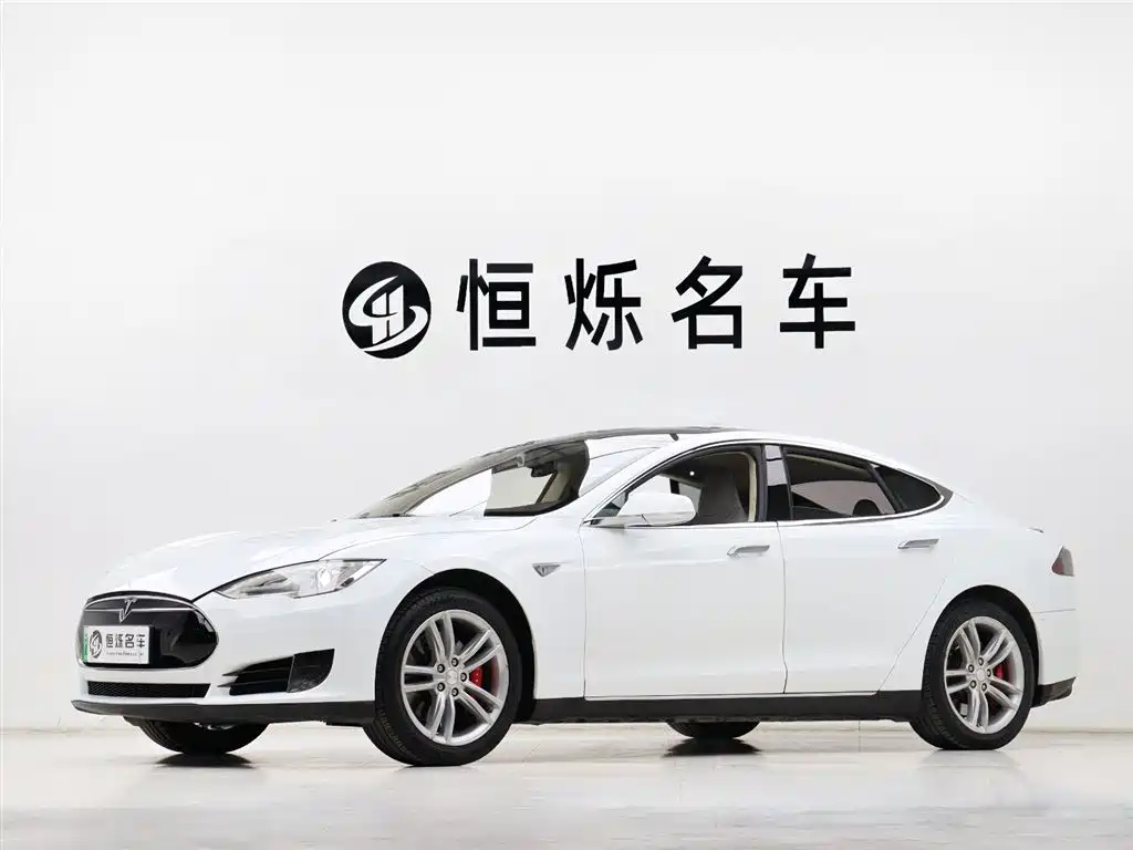 Tesla Model S 2015 — фото 1