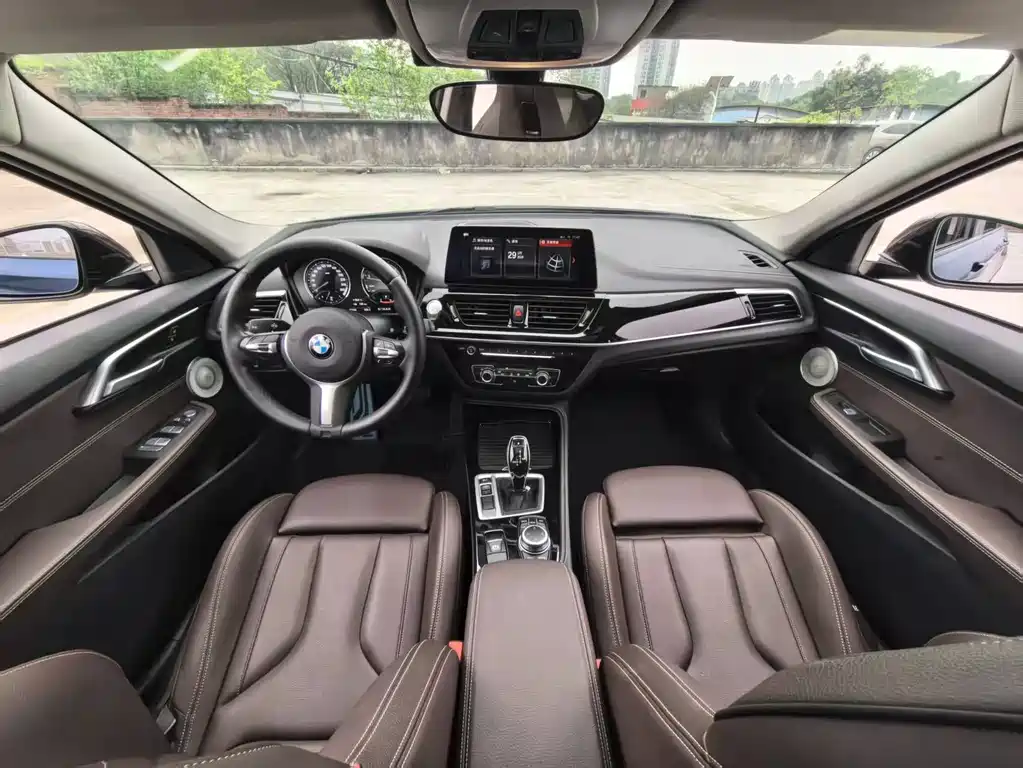 BMW 1 Series 2021 — фото 17