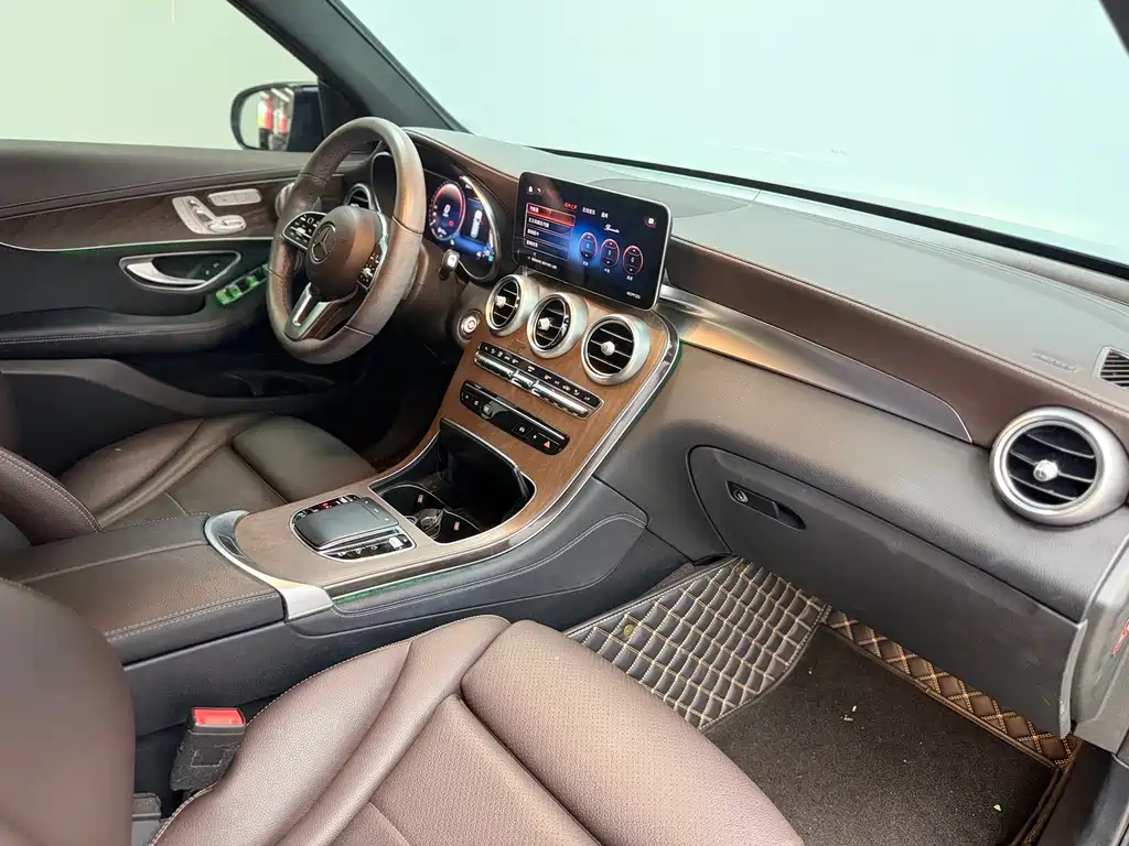 Mercedes-Benz GLC 2021 — фото 13