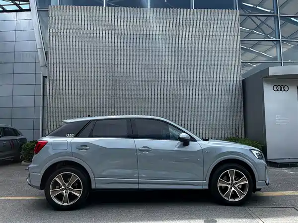 Audi Q2L 2024