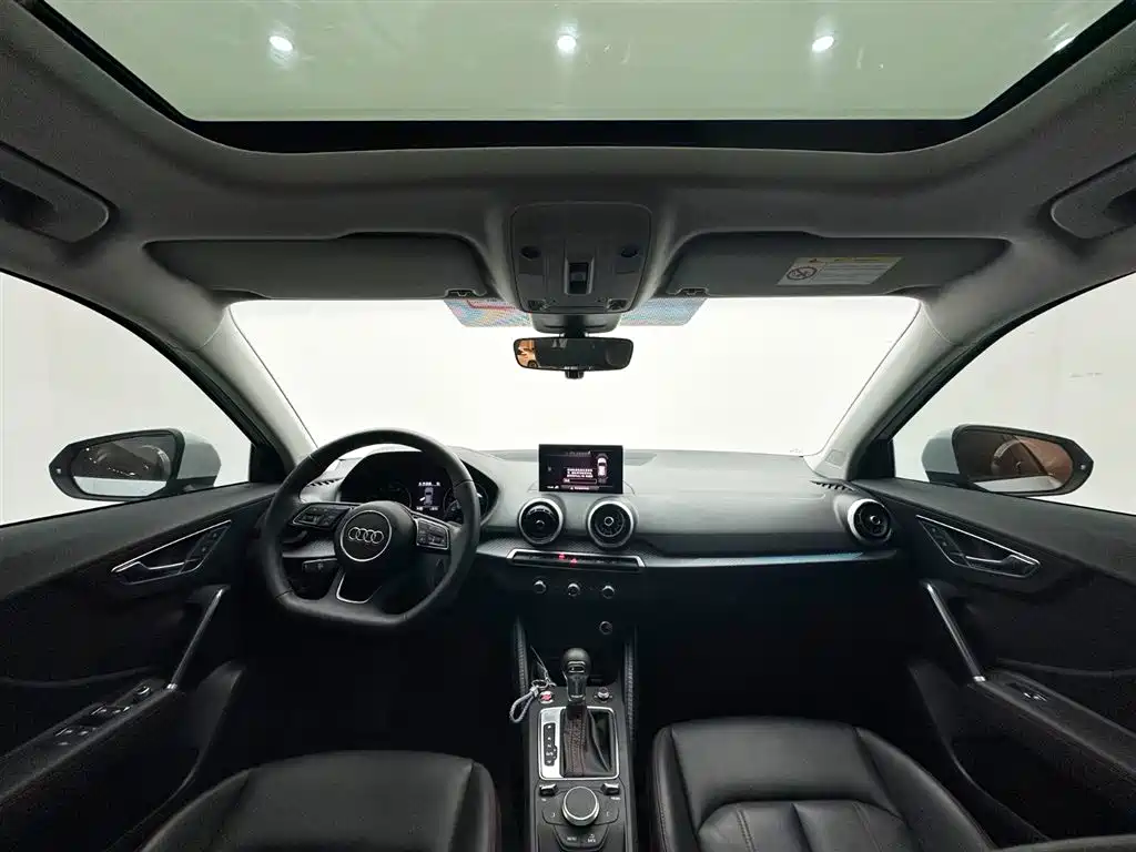 Audi Q2L 2023 — фото 10