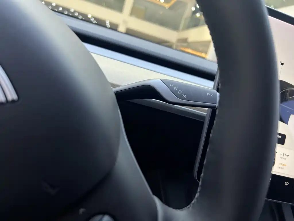 Tesla Model Y 2021 — фото 15