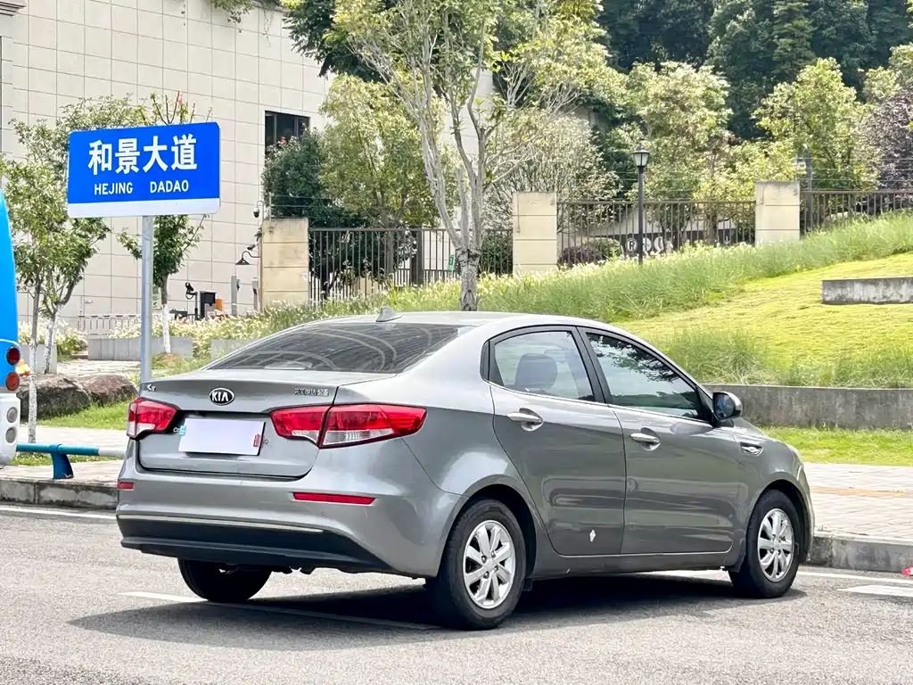 Kia K2 2014 — фото 12