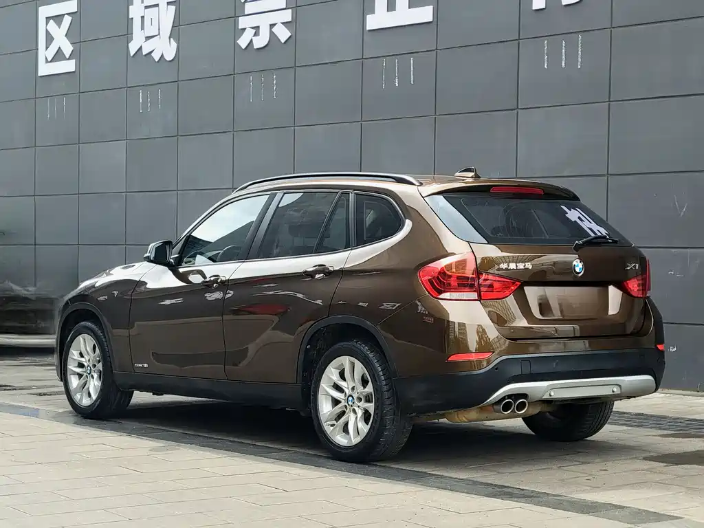 BMW X1 2015 — фото 7