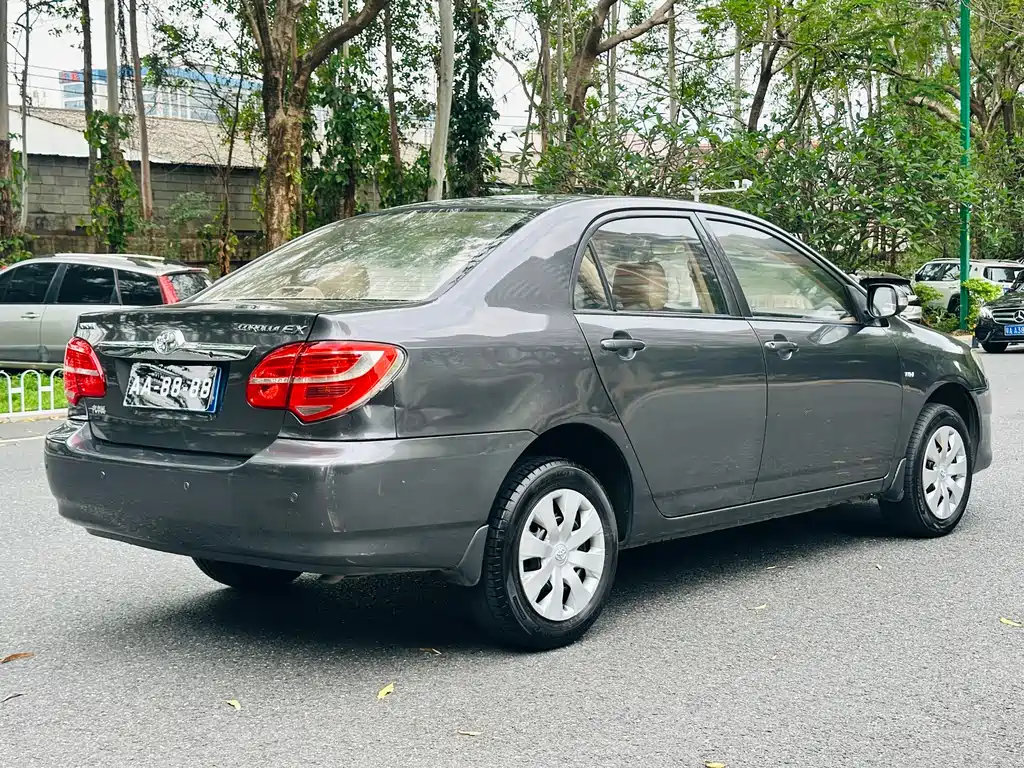 Toyota Corolla 2015 — фото 5