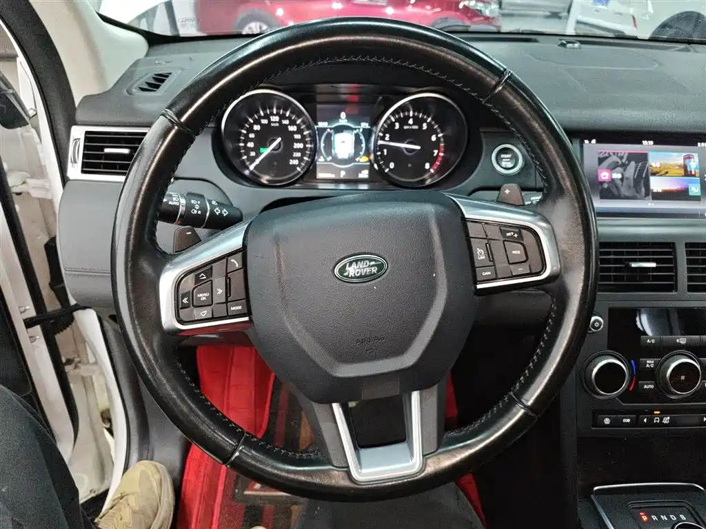 Land Rover Discovery Sport 2019 — фото 7