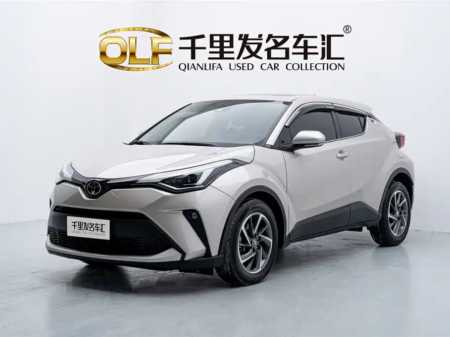 Toyota C-HR 2023 — фото 1