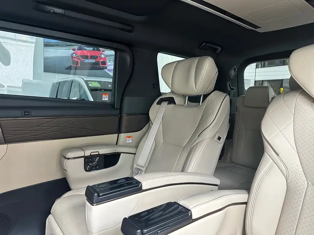 Toyota Alphard — фото 13