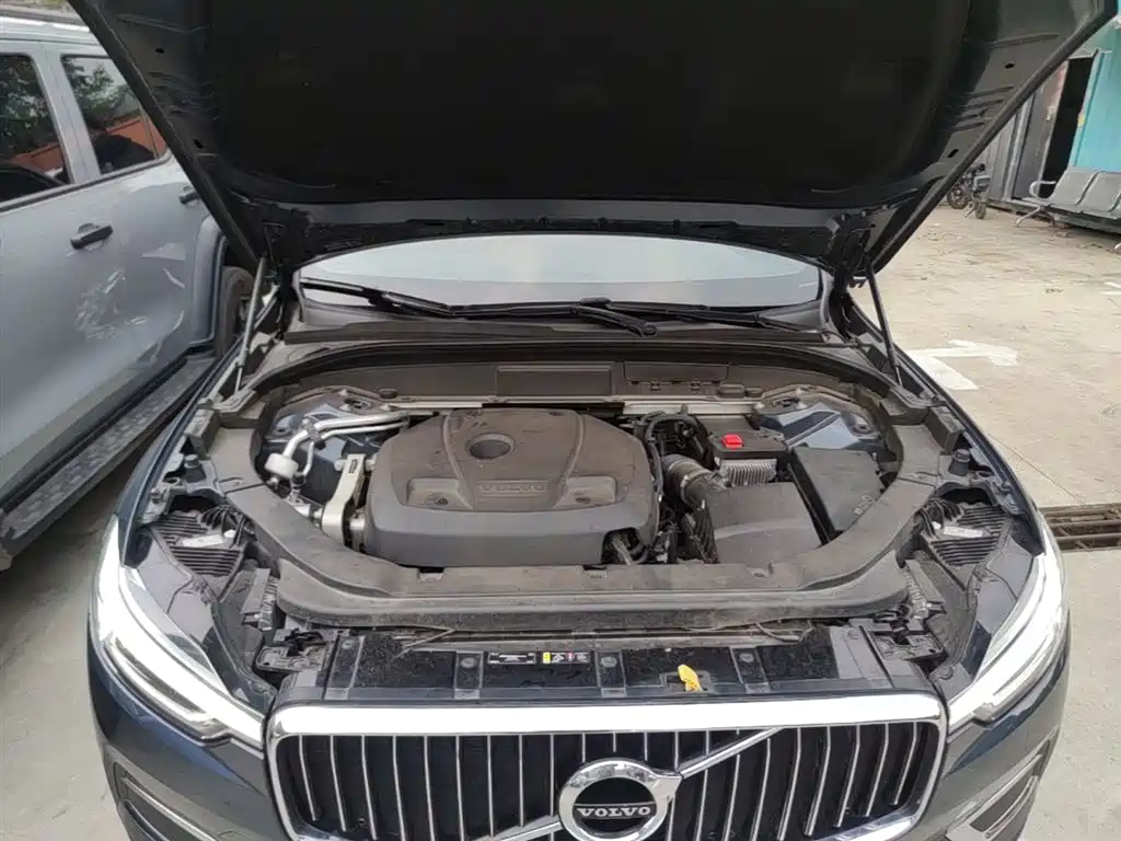 Volvo XC60 2021 — фото 20