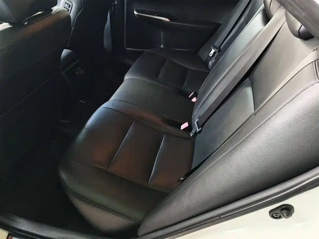 Toyota Camry 2016 — фото 17