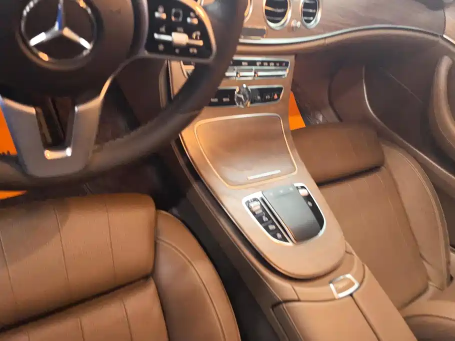 Mercedes-Benz E-Class 2019 — фото 16
