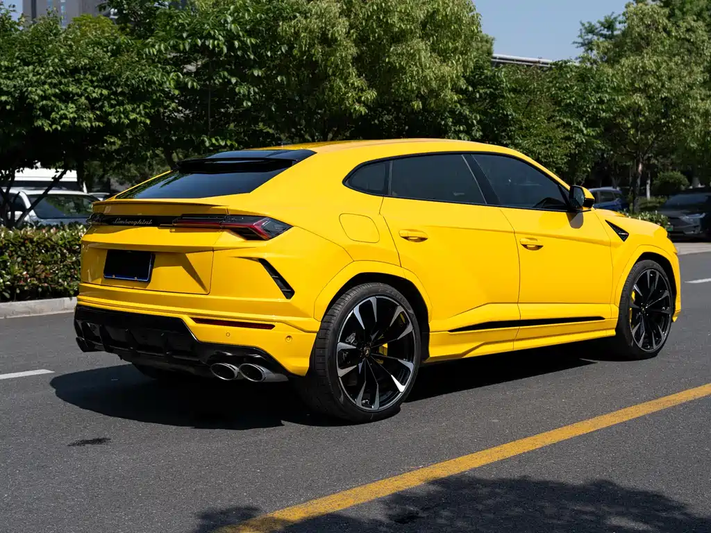Lamborghini Urus 2020 — фото 14
