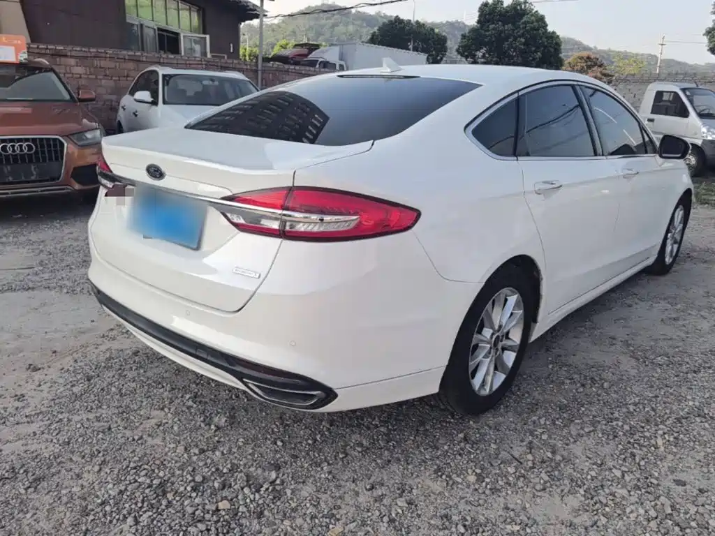 Ford Mondeo 2018 — фото 7