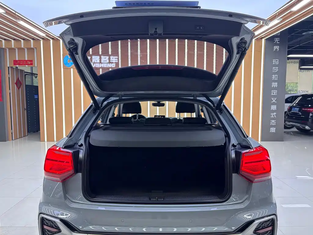 Audi Q2L 2022 — фото 13