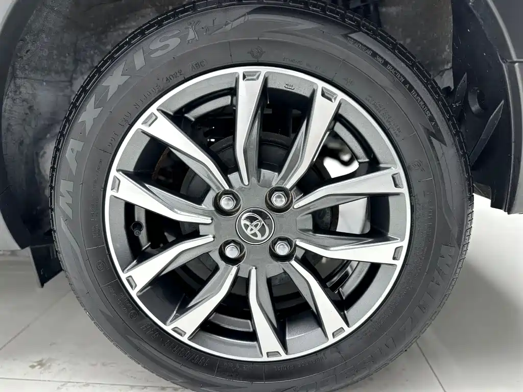 Toyota Yaris L 2023 — фото 14